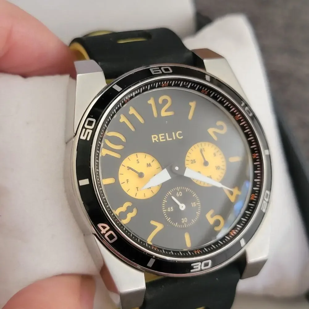 Vintage Relic ZR-15568 Mens Watch Steel Case Black Yellow Dial Silicone Strap